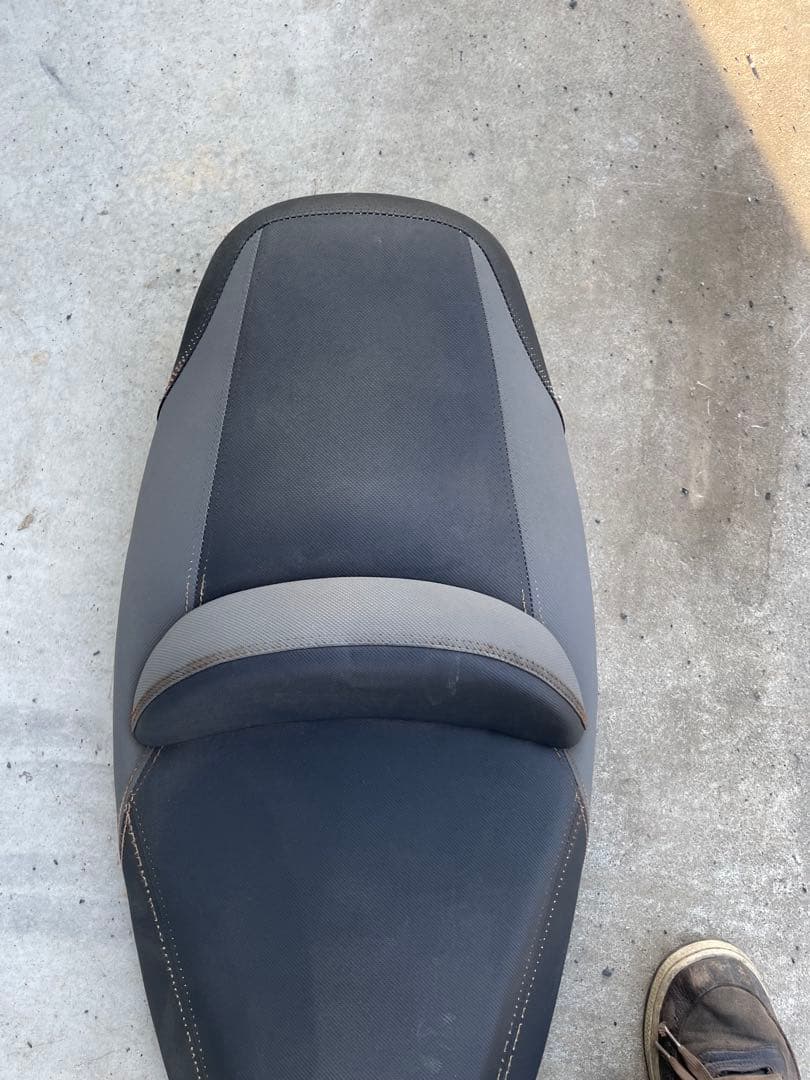 トリシティ 125 SE82J 社外　張替　シート　バックレスト