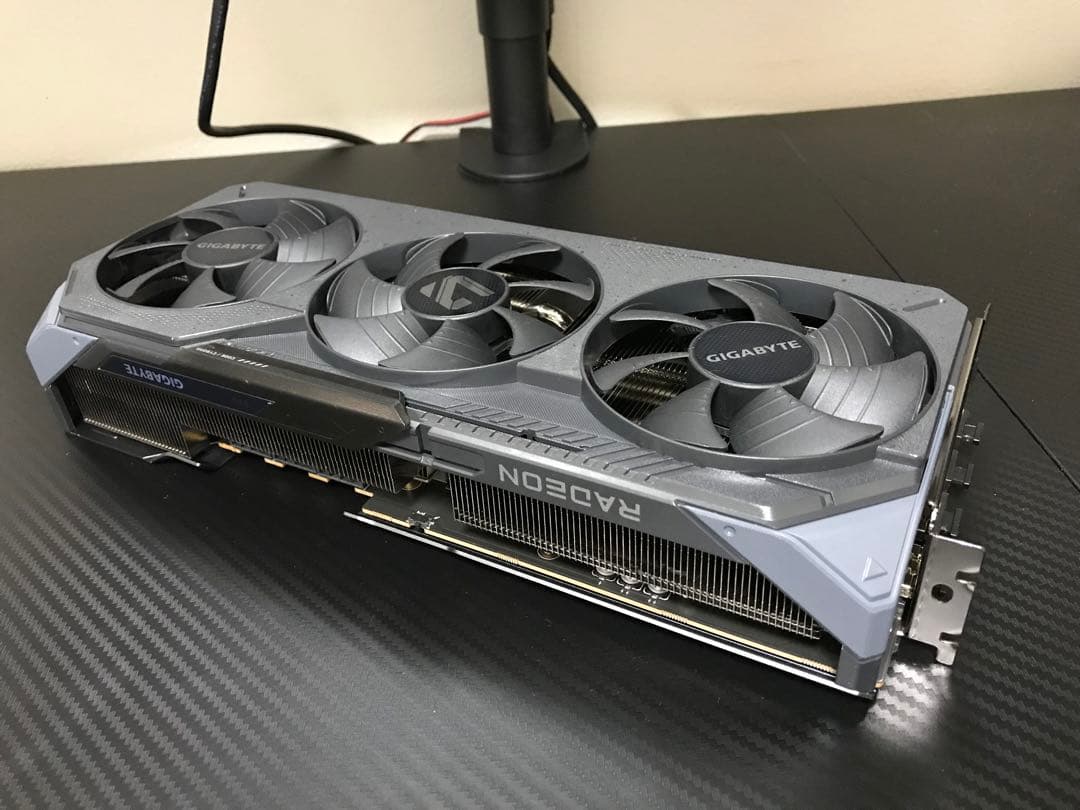 グラフィックボード・グラボ・ビデオカード GIGABYTE Radeon RX9070XT GAMING OC 16G