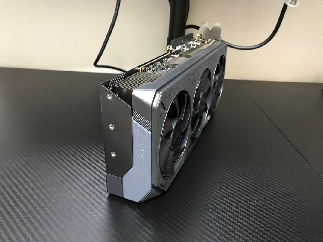 グラフィックボード・グラボ・ビデオカード GIGABYTE Radeon RX9070XT GAMING OC 16G