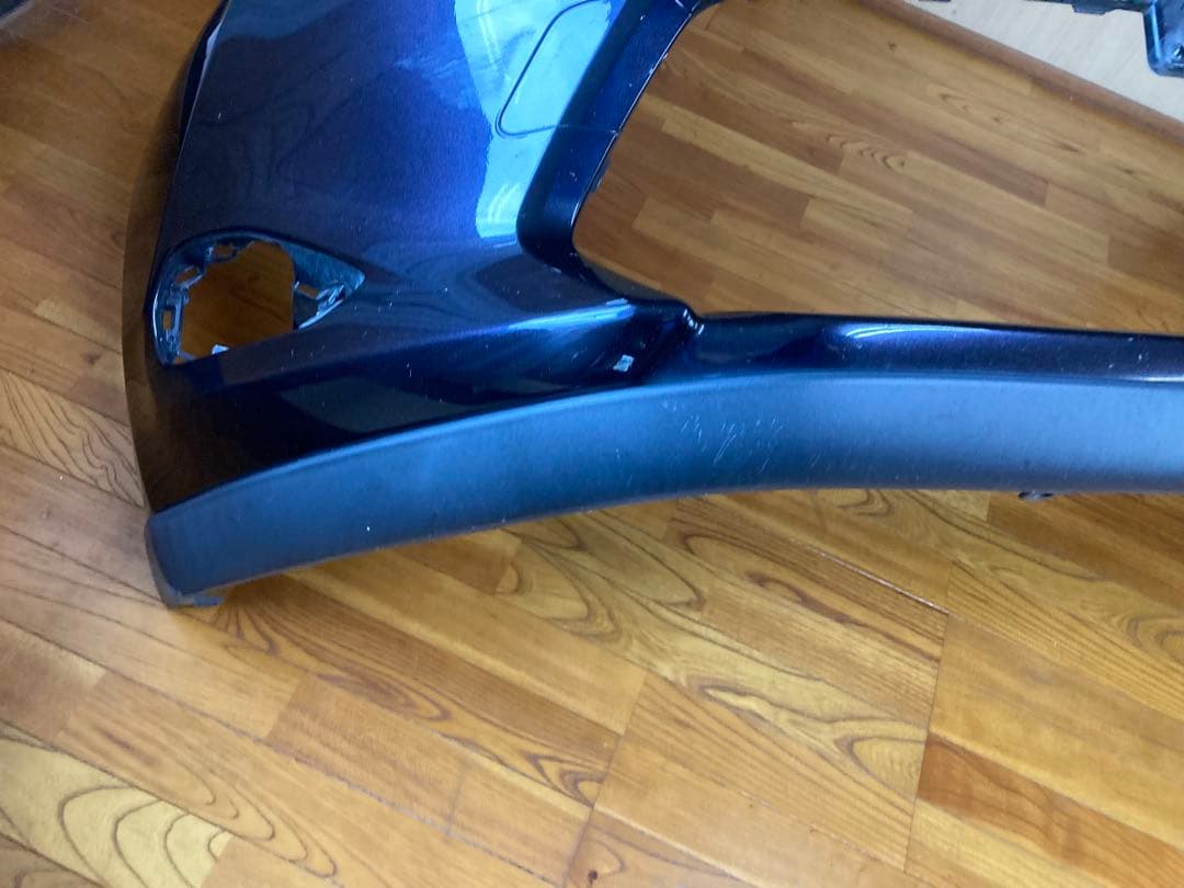 トヨタ　ハリアー　AVU65フロントバンパー