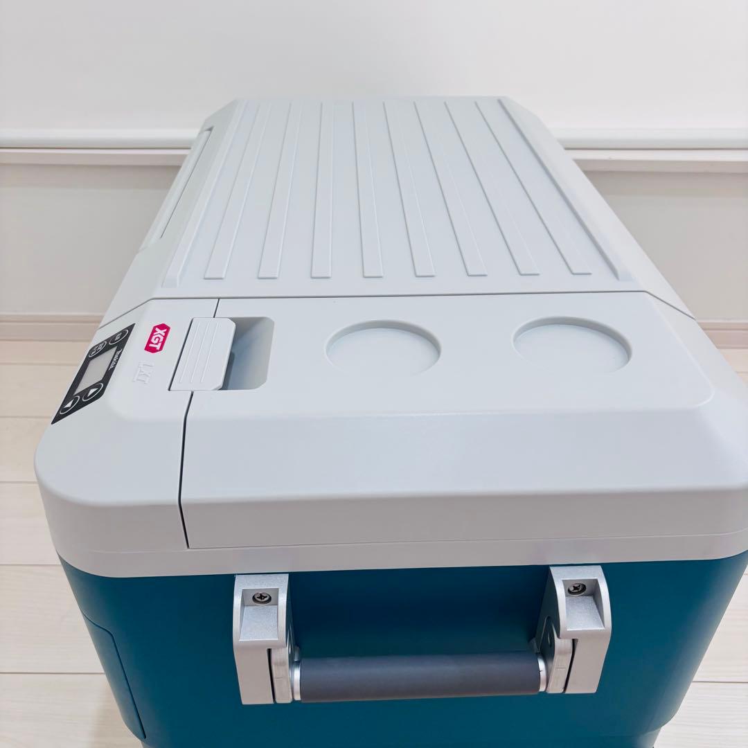 【極美品】makita 充電式保冷温庫　50L　CW002GZ