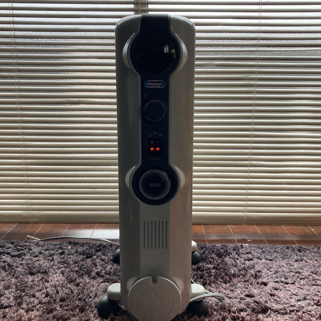 【DeLonghi】デロンギ　オイルヒーター　HJ0812 ヒーター　家電