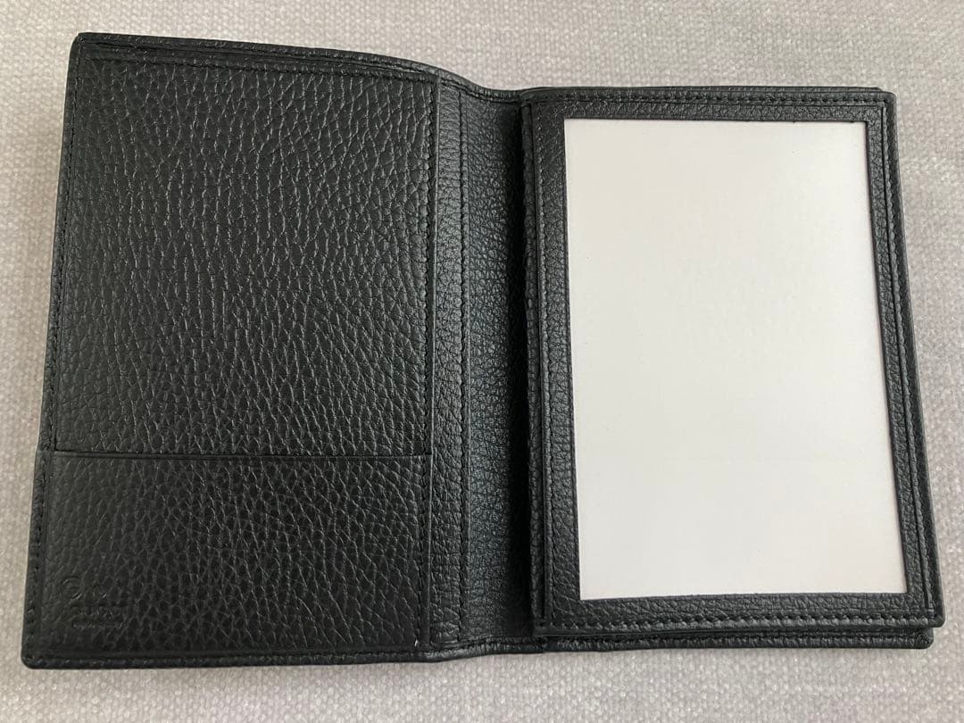 GUCCI ブラック パスポートケース