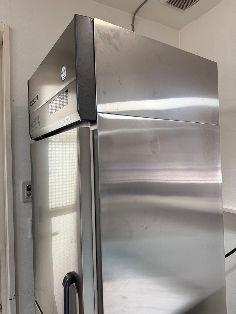 縦型　冷凍冷蔵庫　左開き　業務用