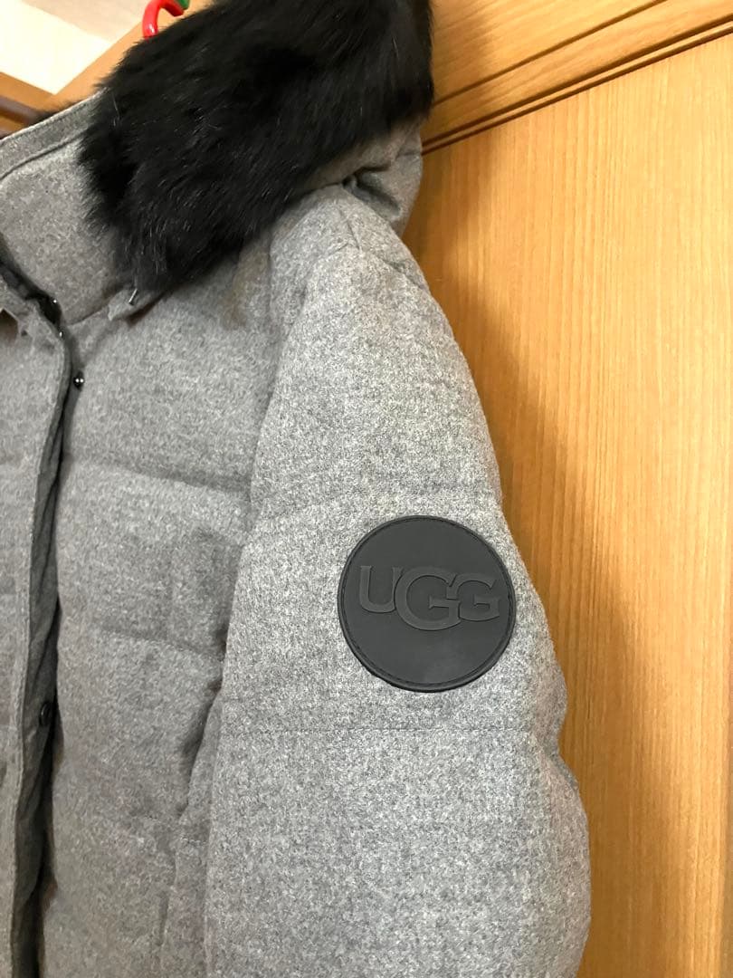 UGG　ロングダウン　Mサイズ　リアルファー ダウンジャケット