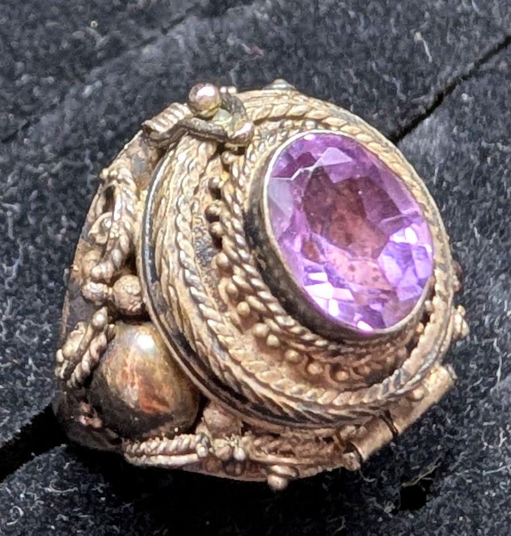 アメリカンアンティーク　細工リング　K18 と　925　刻印あり　アメジスト