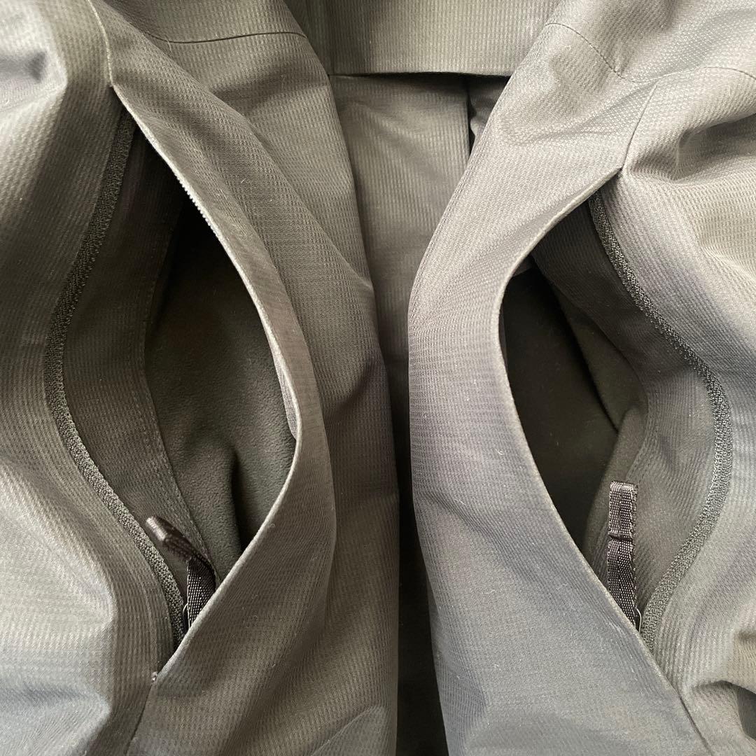 ✨【ARC'TERYX 】フード付きダウンジャケット M ブラック