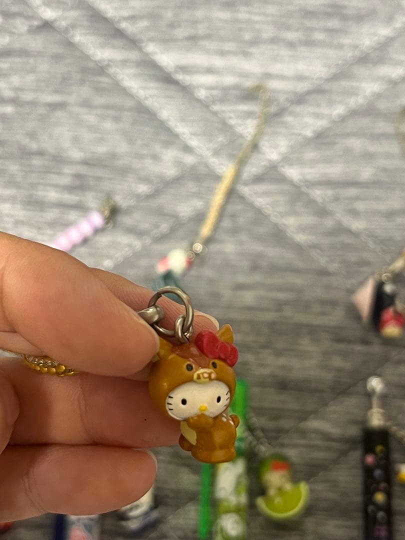 ご当地ハローキティ 根付け ストラップ 16個 / ボールペン 8本