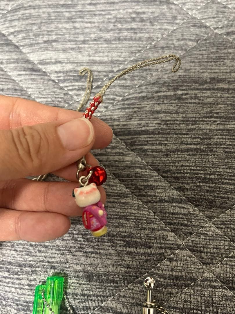 ご当地ハローキティ 根付け ストラップ 16個 / ボールペン 8本