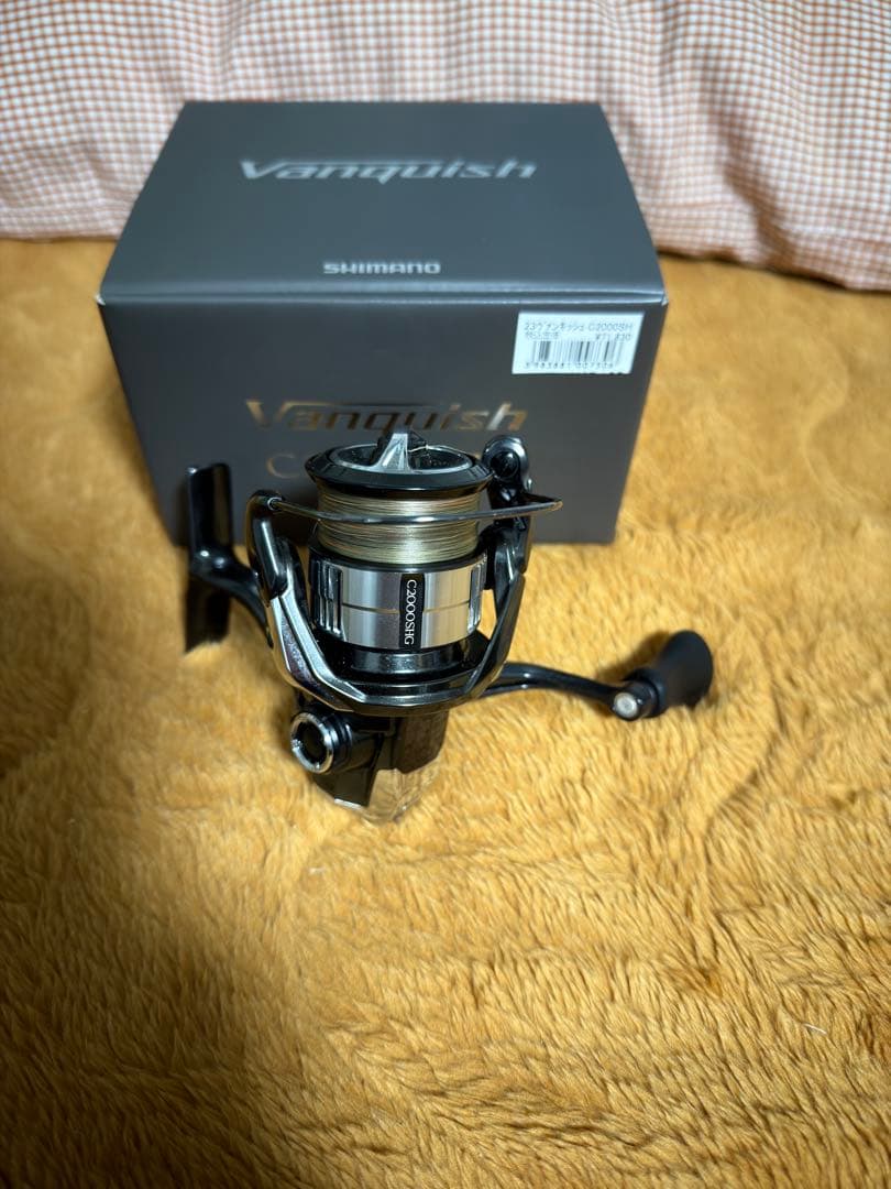 美品　23ヴァンキッシュC2000SHG スピニングリール　シマノ