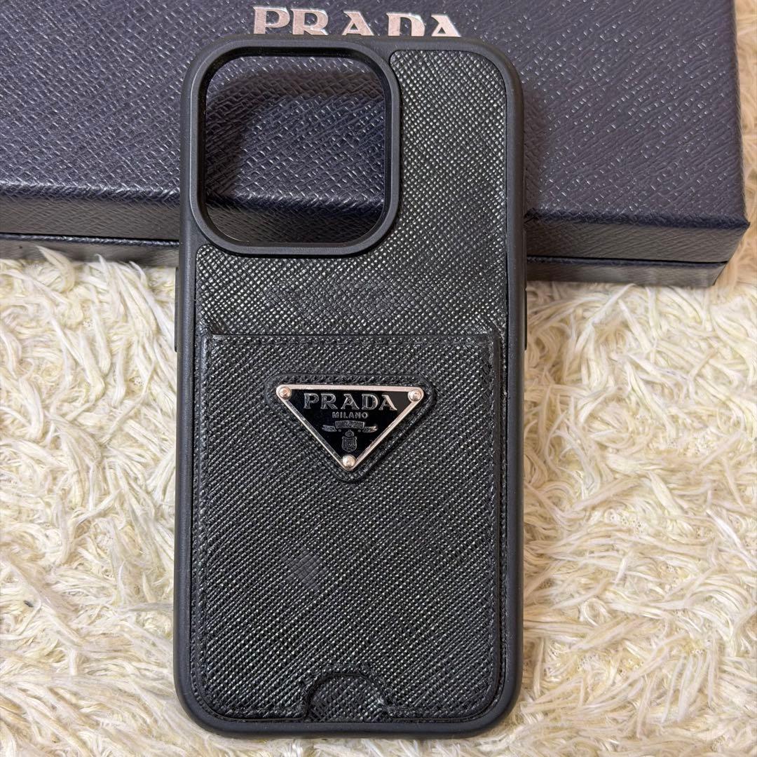 ☆良品☆PRADA プラダ　iPhoneケース　サフィアーノ　三角ロゴ　ブラック