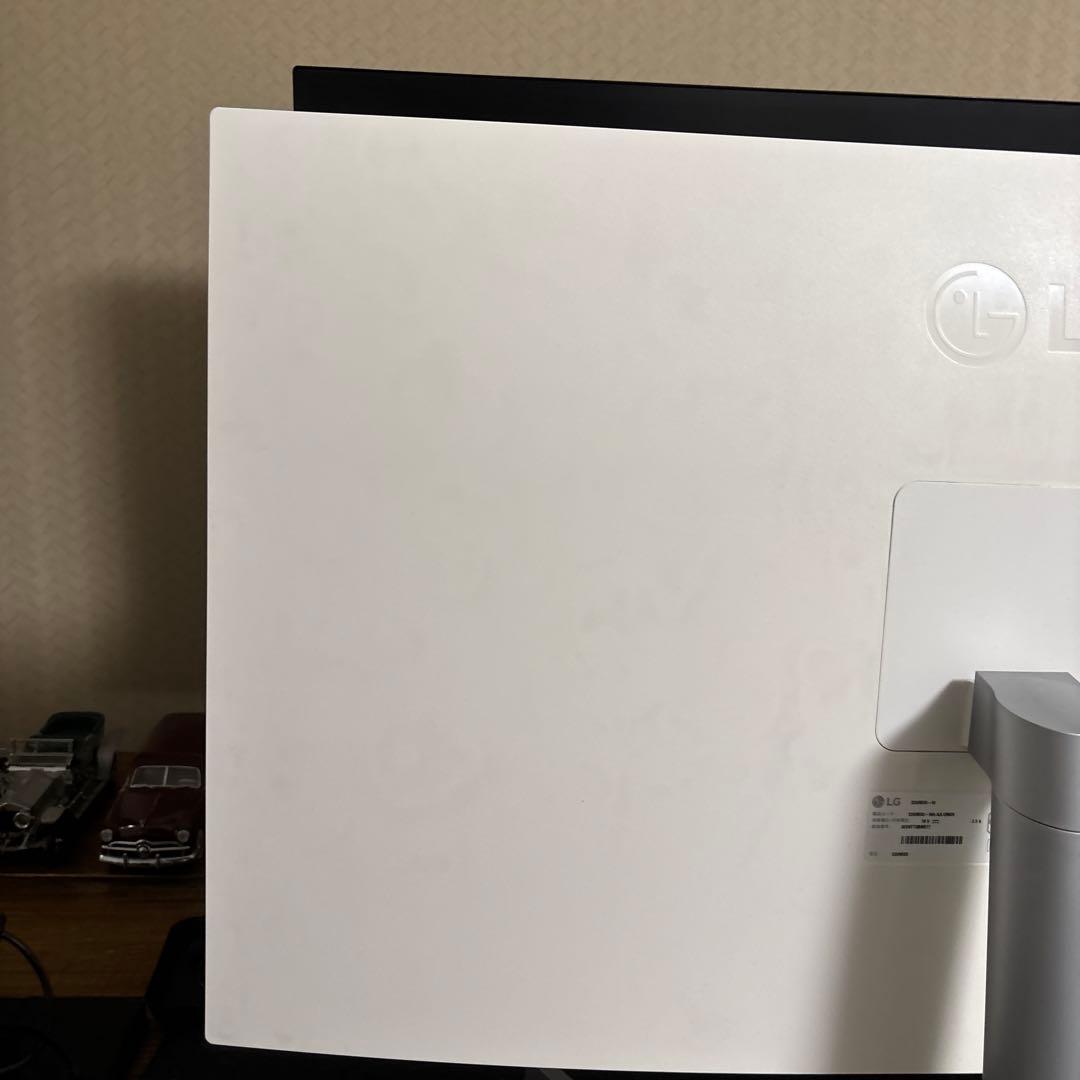 LG 32UN500-W 31.5インチ 4Kモニター 液晶　2023年製