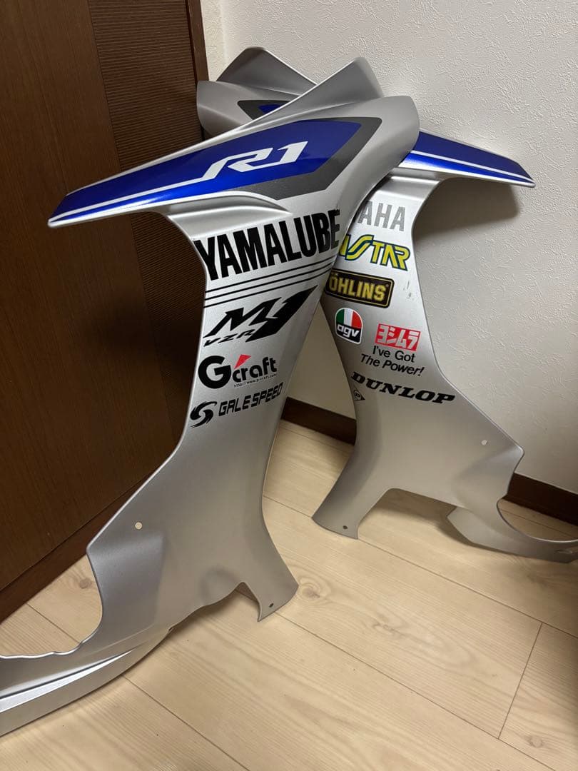 猫*様 ヤマハ　YZF-R1(2015〜2019)純正カウル　左右セット