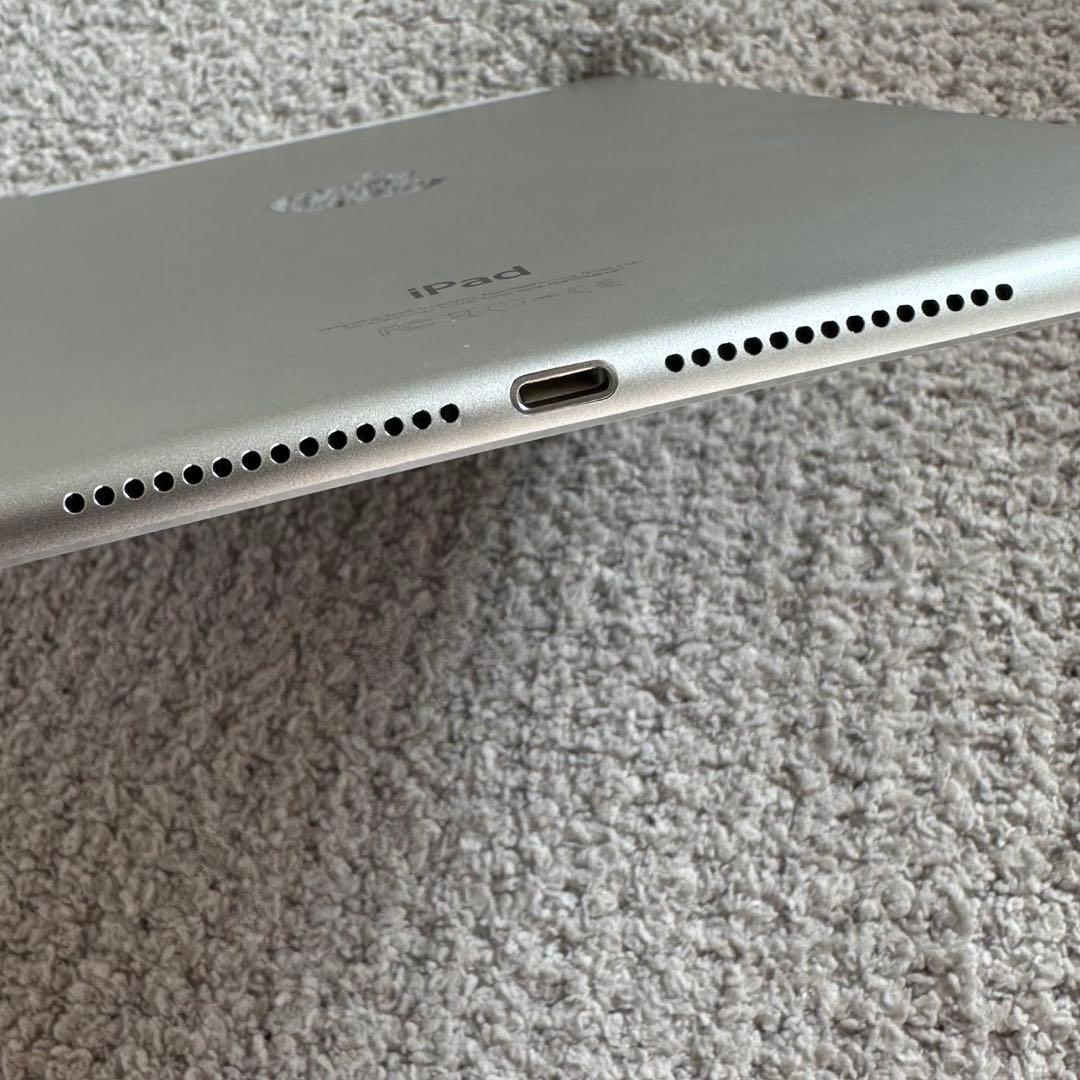 【美品】Apple iPad Air 第2世代 シルバー 9.7インチ 32GB