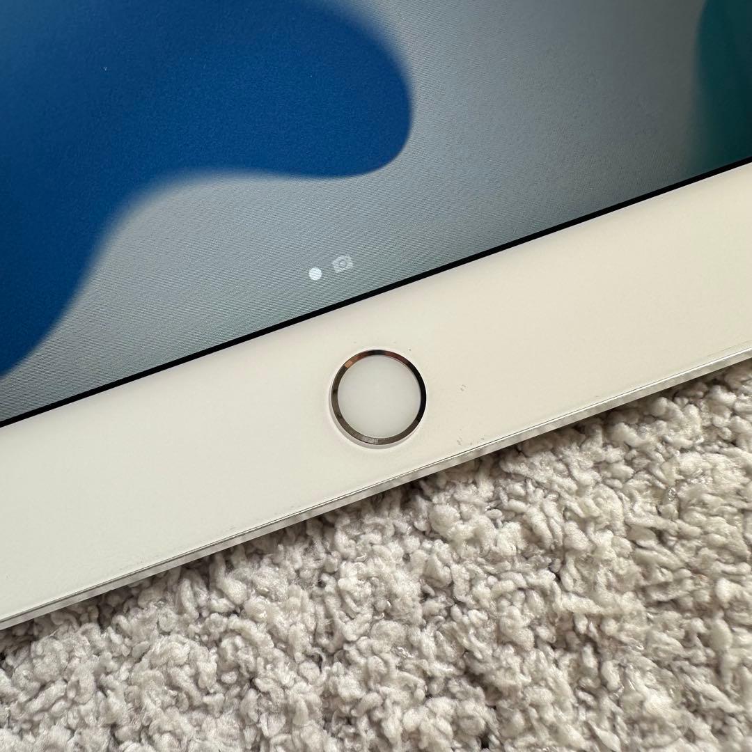 【美品】Apple iPad Air 第2世代 シルバー 9.7インチ 32GB