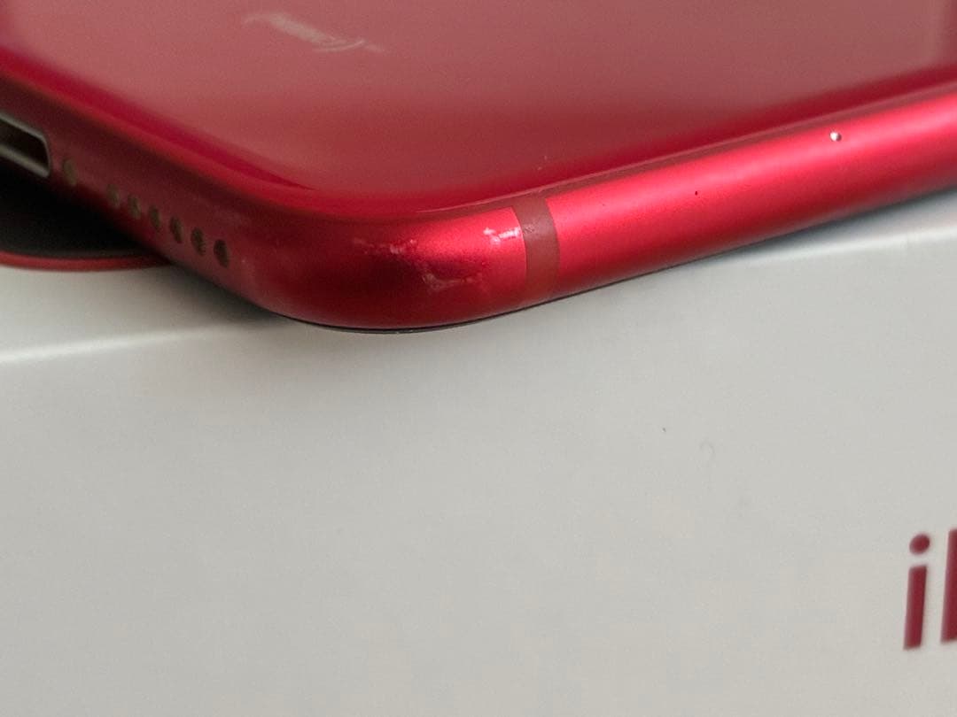 iPhoneSE第2世代　64GB レッド　新品イヤホン、電源アダプタ、箱付