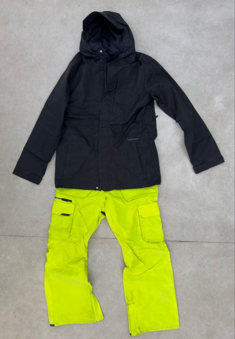 AA　VOLCOM スノーボードウェア 黒/黄緑