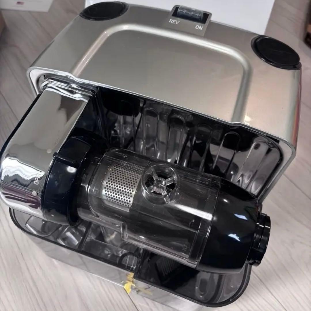 【美品】Omega Juice Cube 300 ジューサー 匿名配送 オメガ