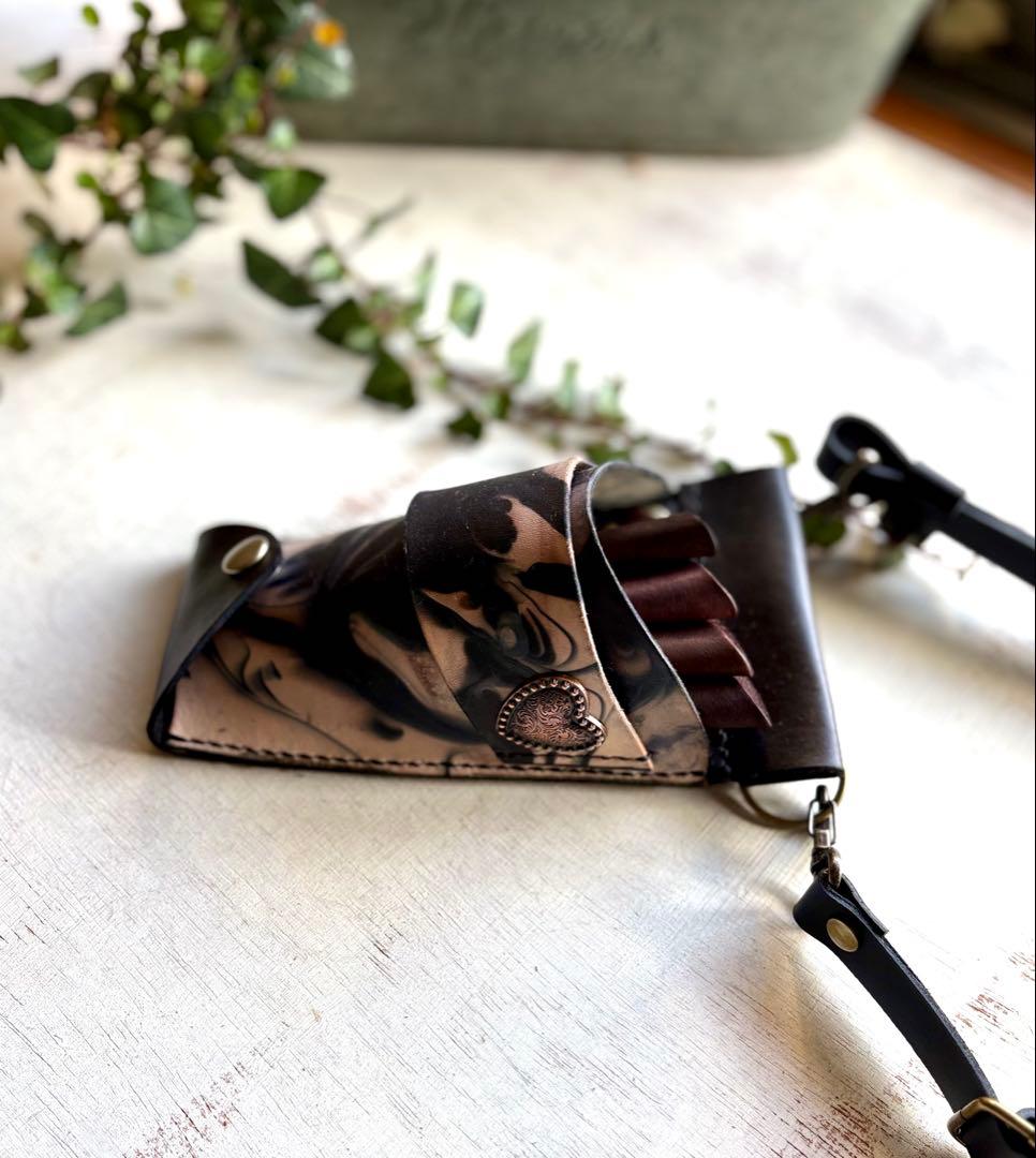 手染めブラックマーブルのコンパクトシザーケース