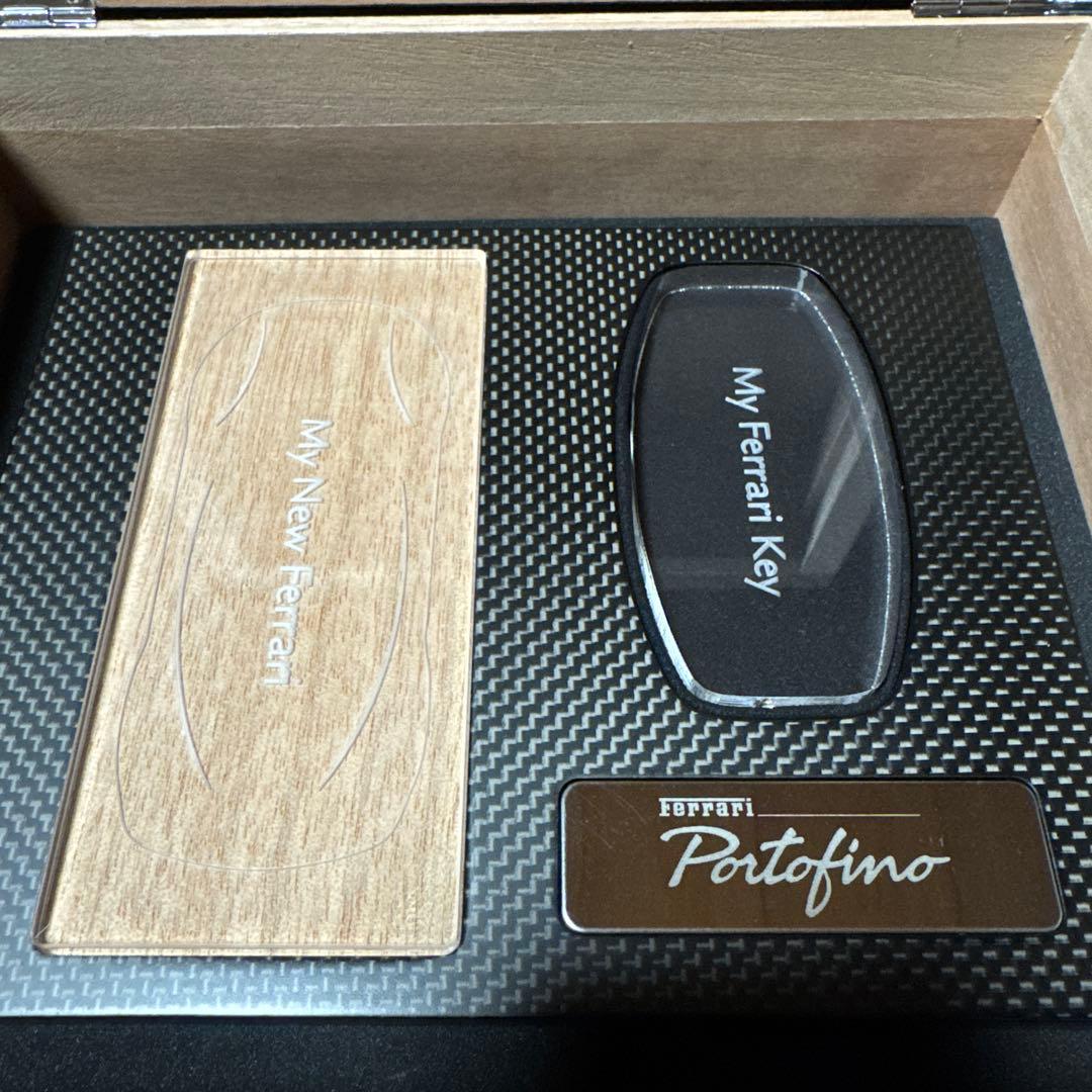 新車オーナー購入者限定非売品 フェラーリ ポルトフィーノ木製キーボックス
