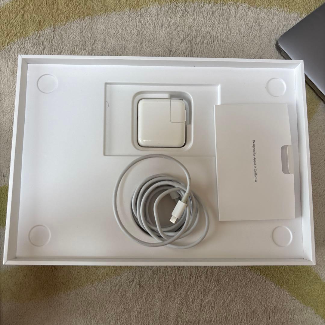 MacBook Air 2020 Corei3 8GB 258GB ジャンク