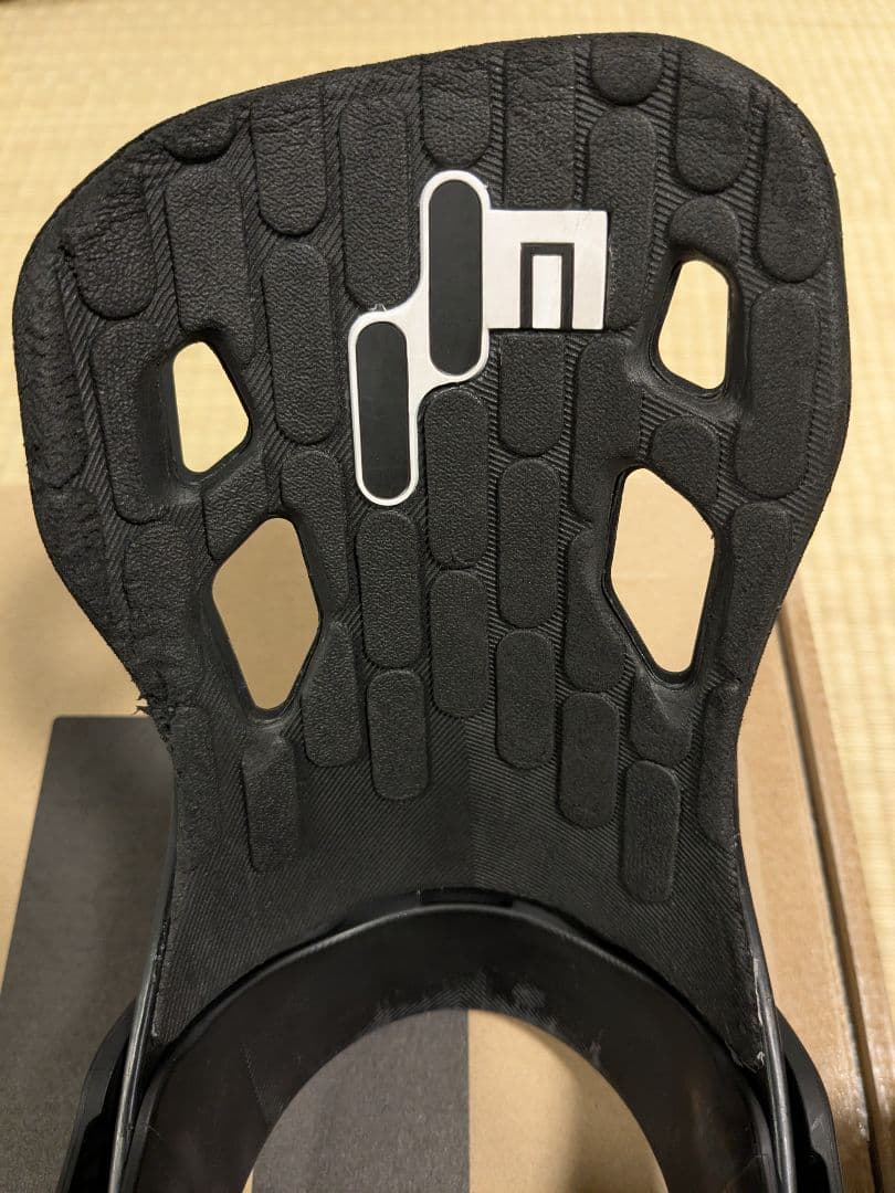 20-21 now × yes Mサイズ バインディングビンディング　ナウイエス