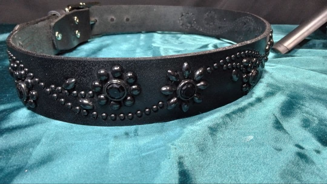 ポパイ昭南ベンズレザーツタ＆フラワースタッズベルト　ソリッドブラック