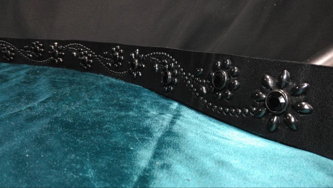 ポパイ昭南ベンズレザーツタ＆フラワースタッズベルト　ソリッドブラック