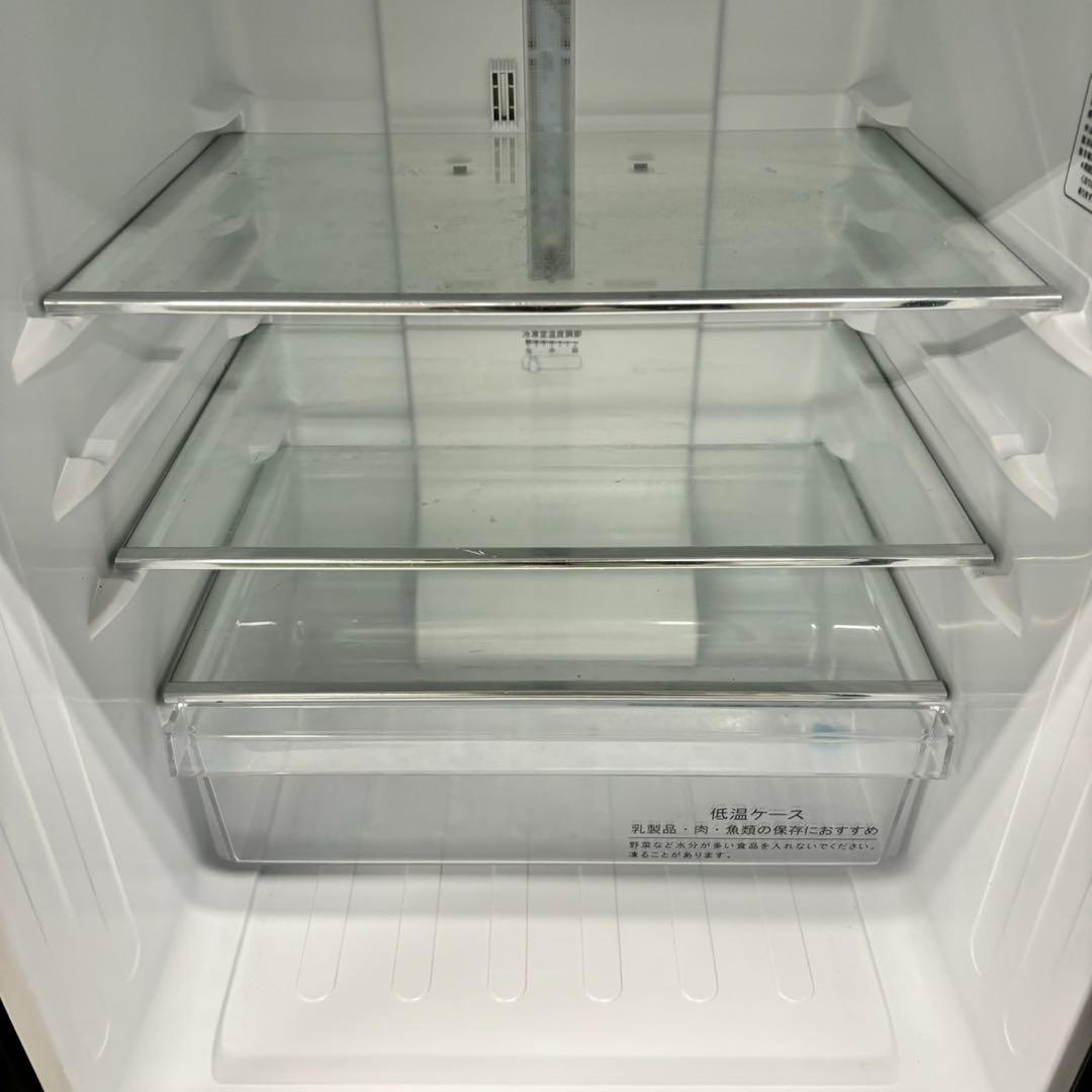 941 冷蔵庫　小型　一人暮らし　保証込　右開き　木目調　洗濯機も有　200L弱