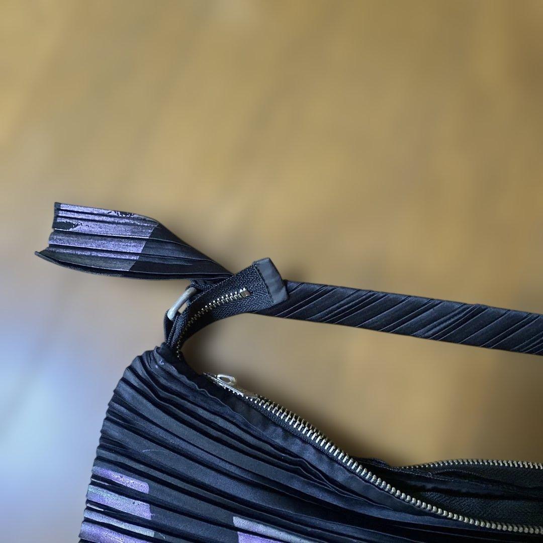 イッセイミヤケプリーツプリーズ　箔ショルダープリーツバック