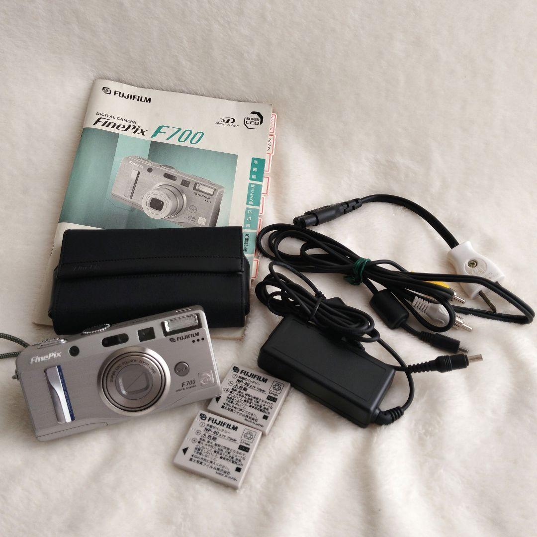 【富士フイルム】コンパクトデジタルカメラ　FinePix F700　　M100