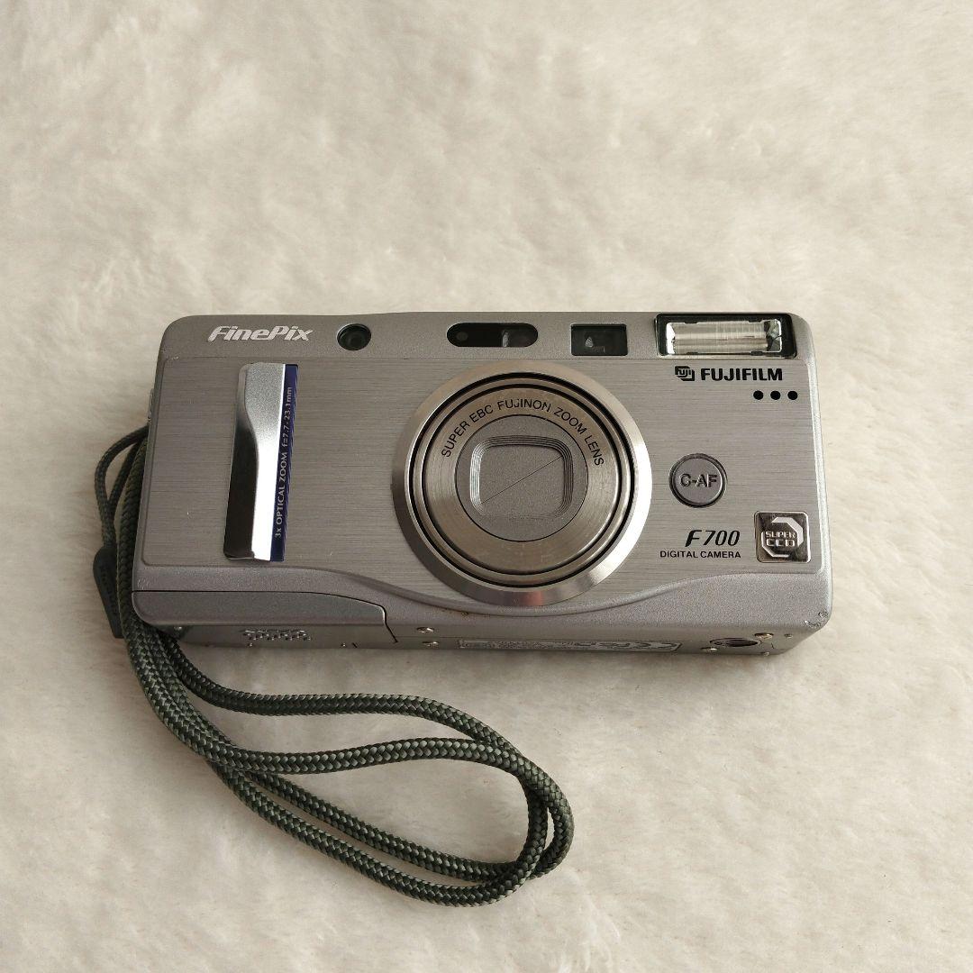 【富士フイルム】コンパクトデジタルカメラ　FinePix F700　　M100