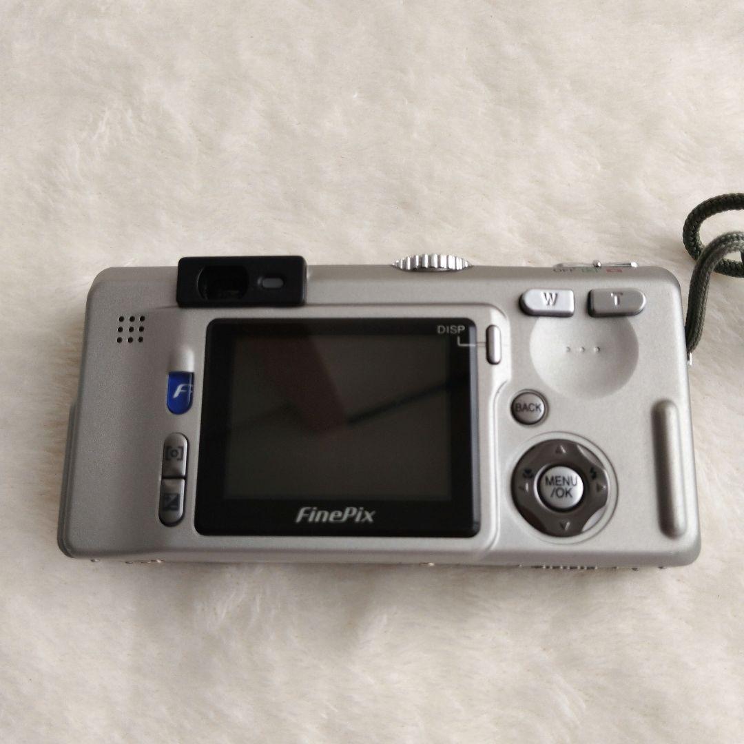 【富士フイルム】コンパクトデジタルカメラ　FinePix F700　　M100