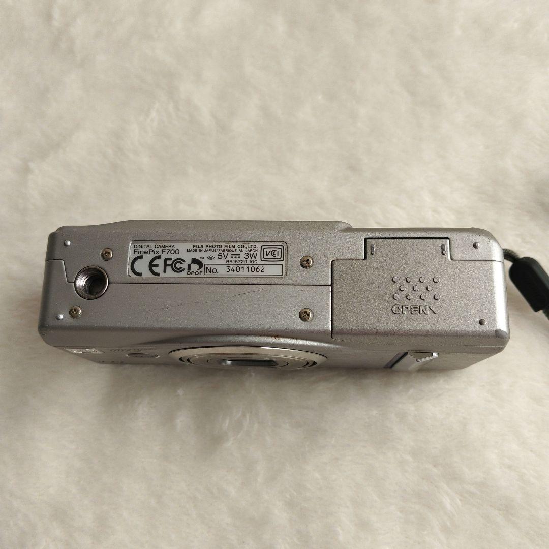 【富士フイルム】コンパクトデジタルカメラ　FinePix F700　　M100