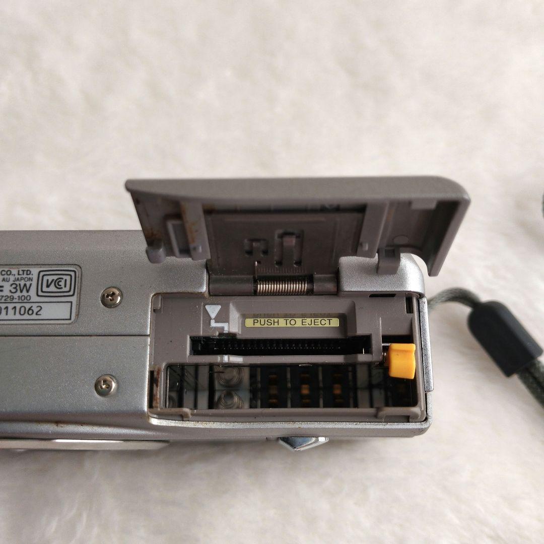 【富士フイルム】コンパクトデジタルカメラ　FinePix F700　　M100