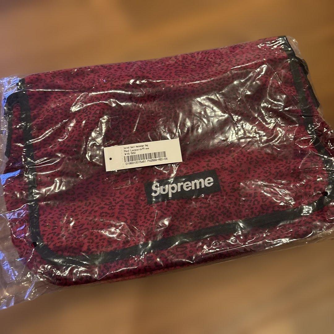バッグ supreme velvet small messenger bag