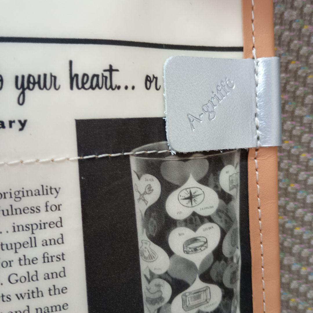 新品　A-griffe バッグ　アグリ東京　世界にひとつ　英字新聞