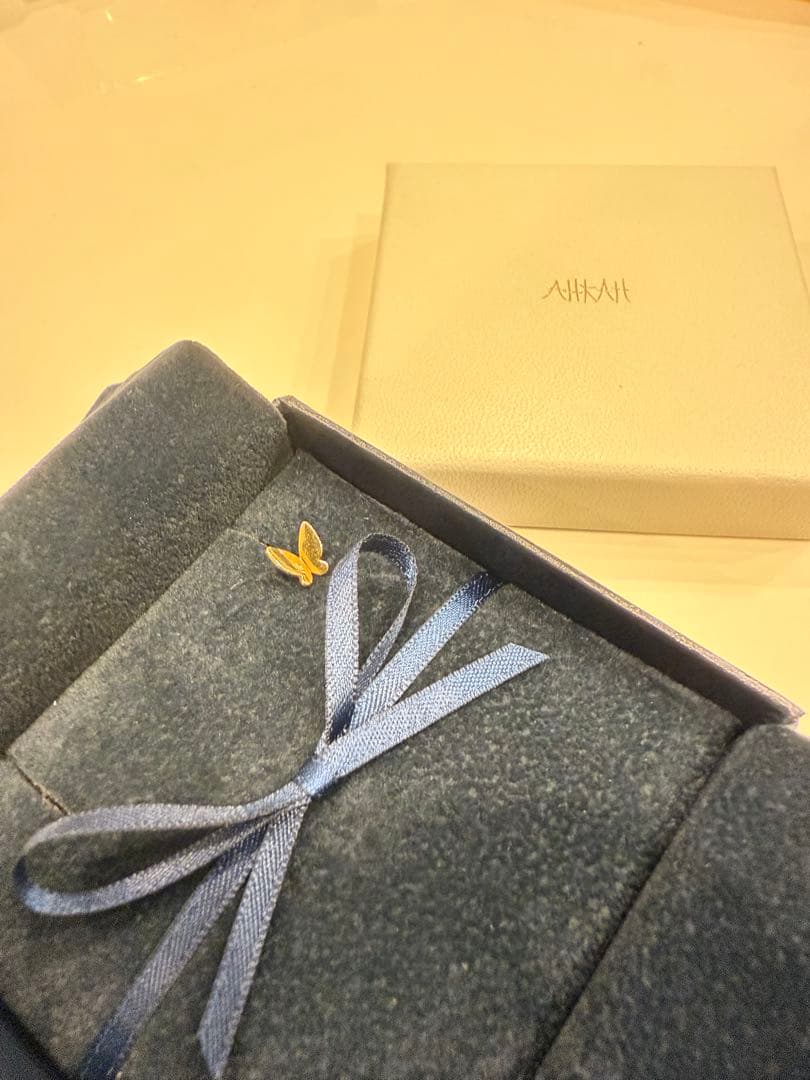 未使用に近い【AHKAH】K18 アンパピヨンブリリアンピアス