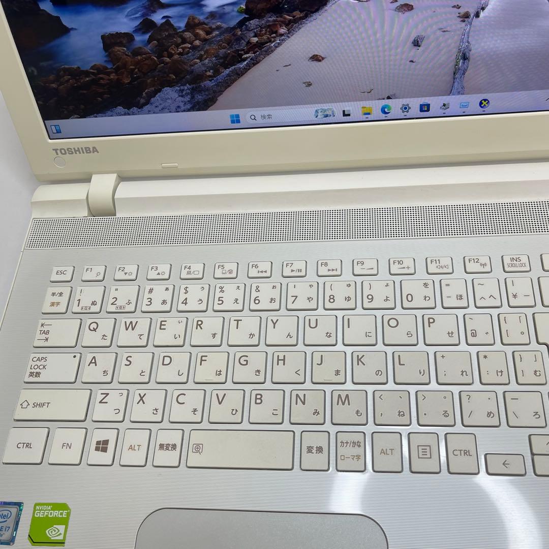 東芝 Dynabook AZ65 i7-6500U 8GB SSD256GB