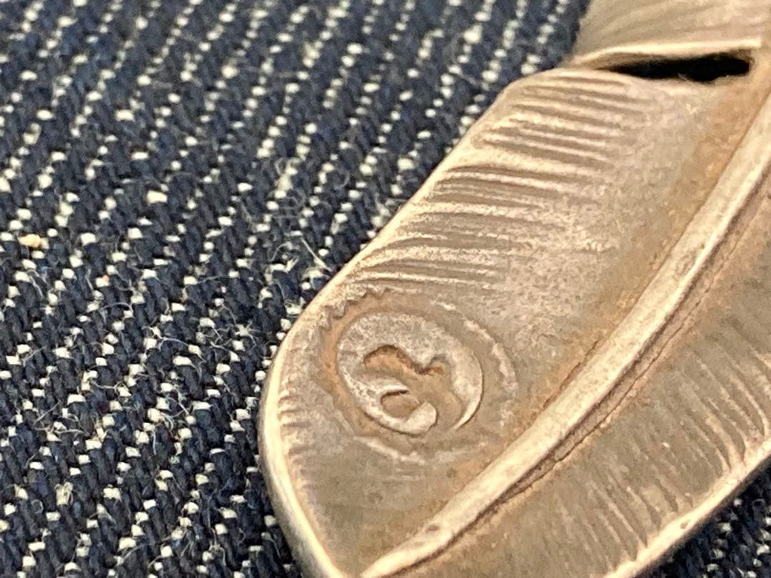 プレーンSV特大フェザー　オールドバチカン　左向き　ゴローズ