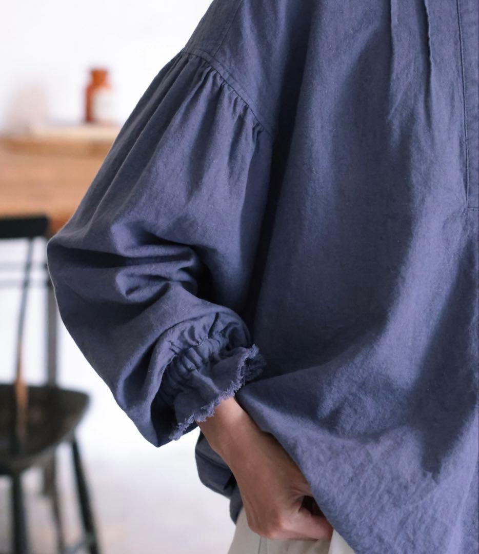 ソウルベリーブラウス　月影のブラウス　グレイッシュブルー