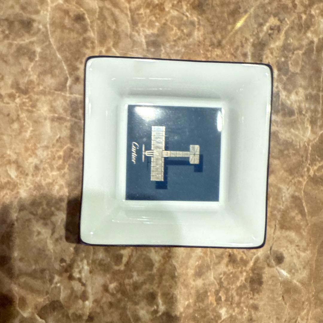 Cartier スクエア型皿 ホワイト/ネイビー