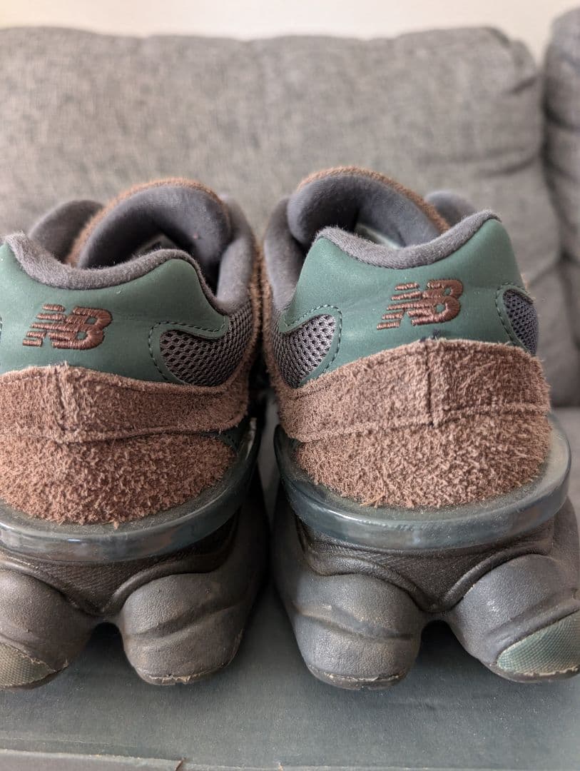 27.0 New Balance 9060 ブラウン/ブラック