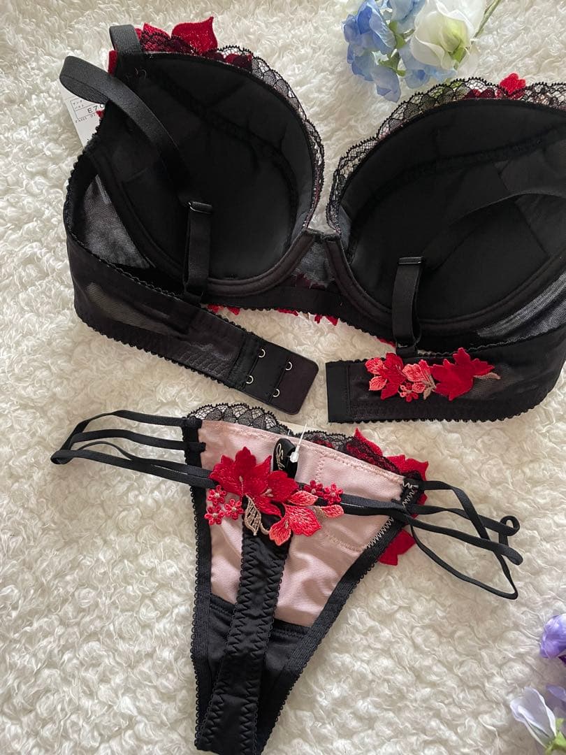 サルート E70/M 3点セット 32G BL パリ