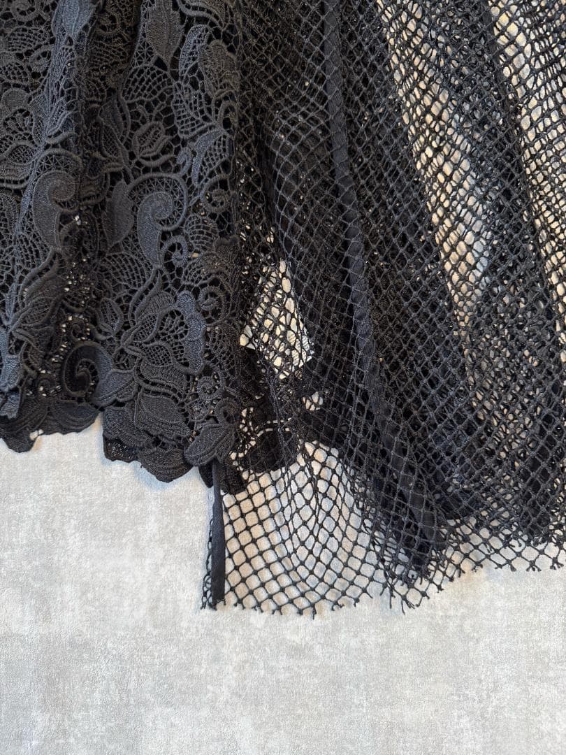 N°21（ヌメロヴェントゥーノ）アシンメトリー総レース切り替えワンピース