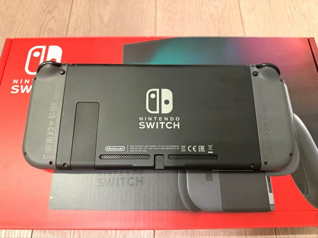 Nintendo Switch 本体 ブラック ドックカバー付き