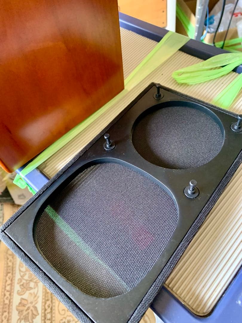 片方雑音発生　Dali  メヌエットII スピーカー