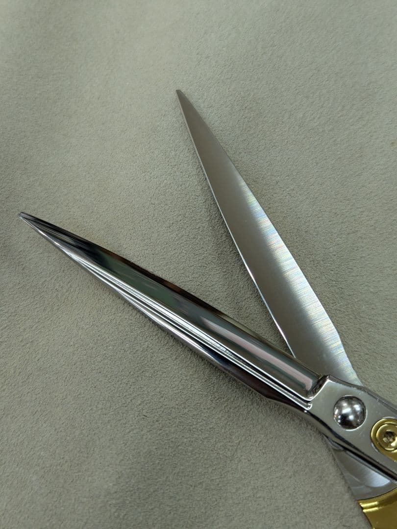 からくりシザー（アルファシザーのブランドと同じ製造元）おまけシザー付