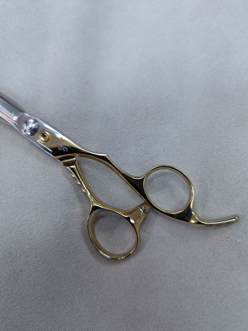 からくりシザー（アルファシザーのブランドと同じ製造元）おまけシザー付