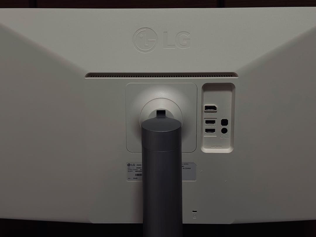 LG 27UL550-W 27インチ 4K 液晶ディスプレイモニター